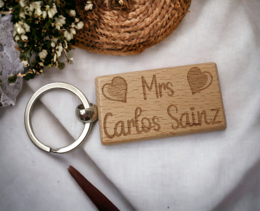 Mrs Carlos Sainz Keyring Gift - Engraved Wooden Formula One F1 Team Driver Fan Fun Cute Novelty Present