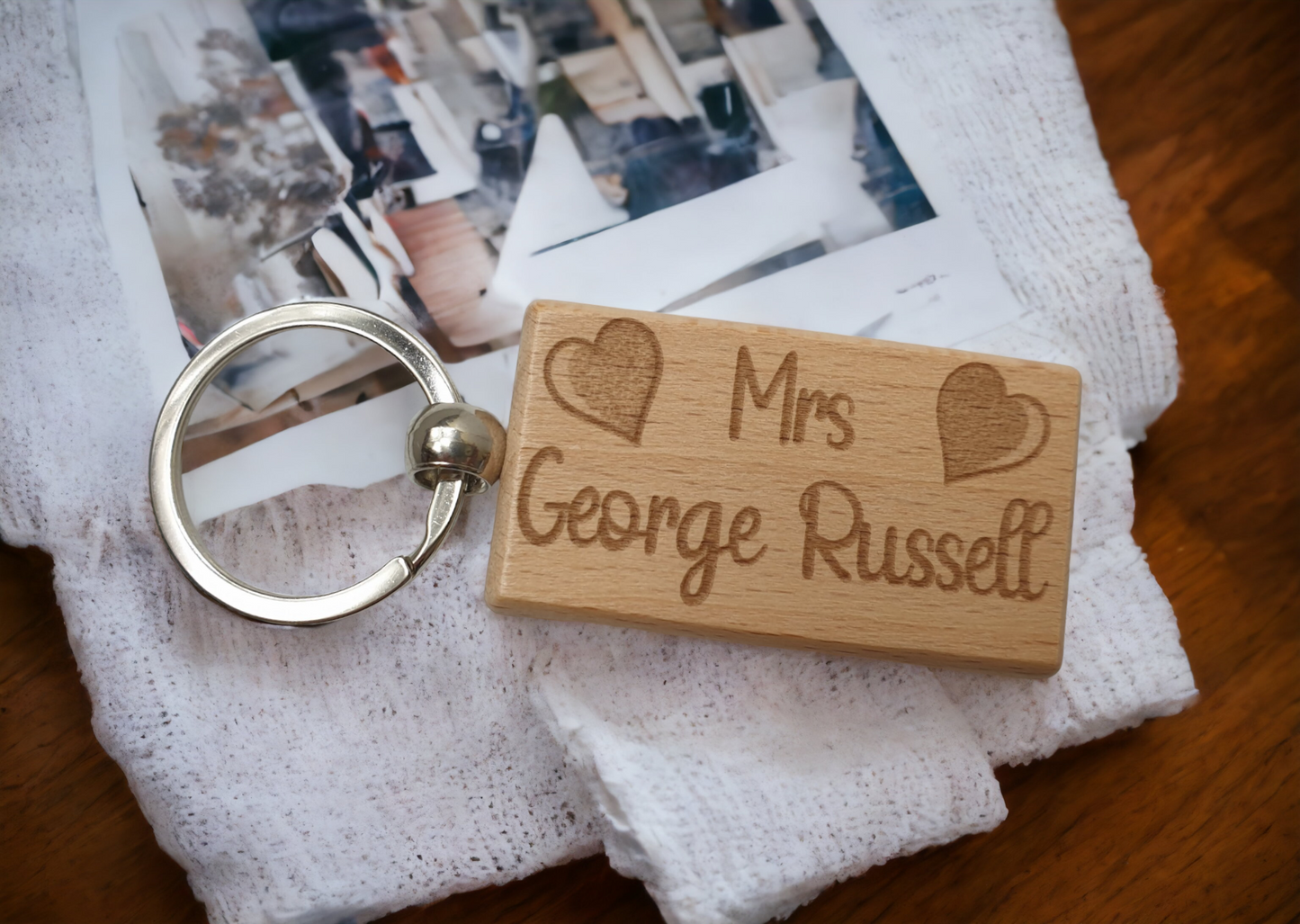 Mrs George Russell Keyring Gift - Engraved Wooden Formula One F1 Team Driver Fan Fun Cute Novelty Present